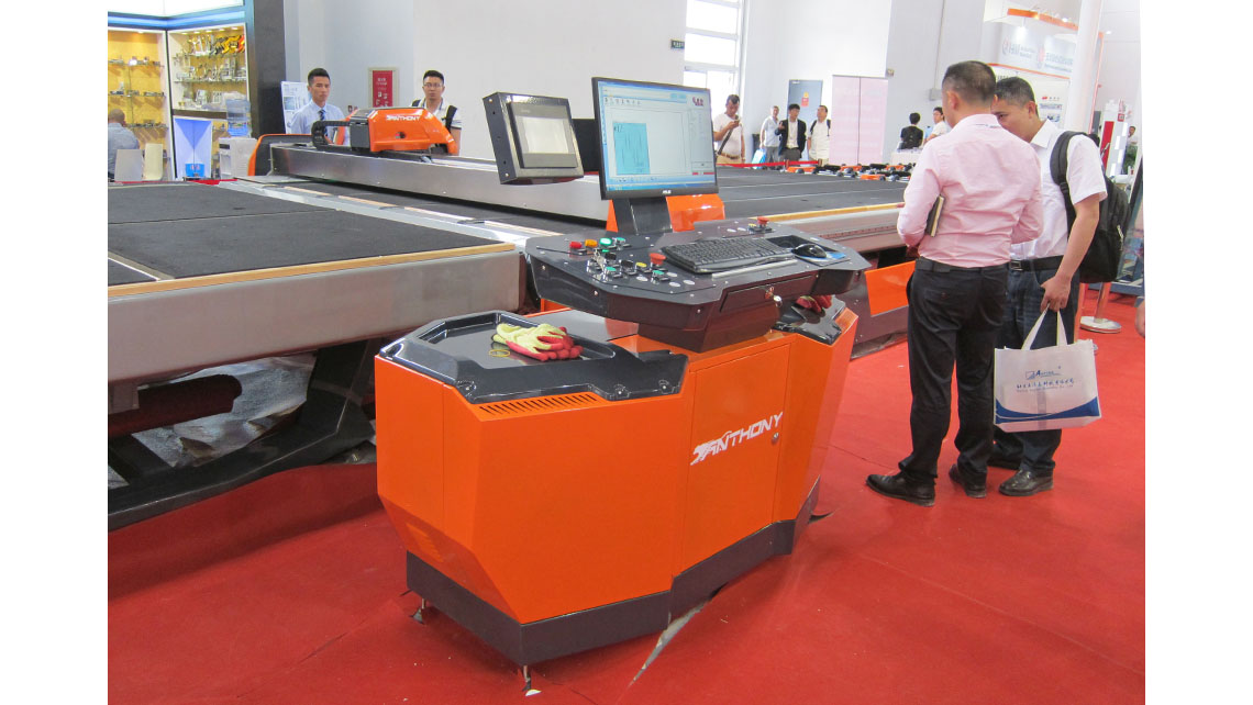 AMV Design Yinrui Antony macchina lavorazione e taglio vetro  glass Cutting machine